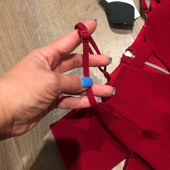 STOREE brand drop shoulder/cold shoulder dress - Picture 2 of 9